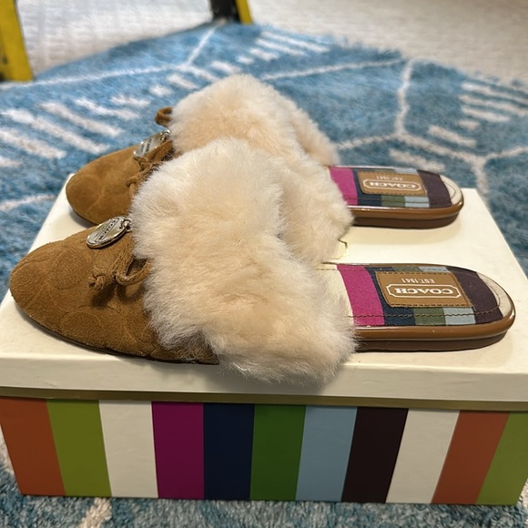 Coach slippers with Silver Coach decal and faux fur trim. - Picture 2 of 3